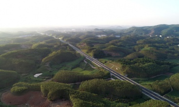 吳圩機(jī)場(chǎng)至大塘高速公路